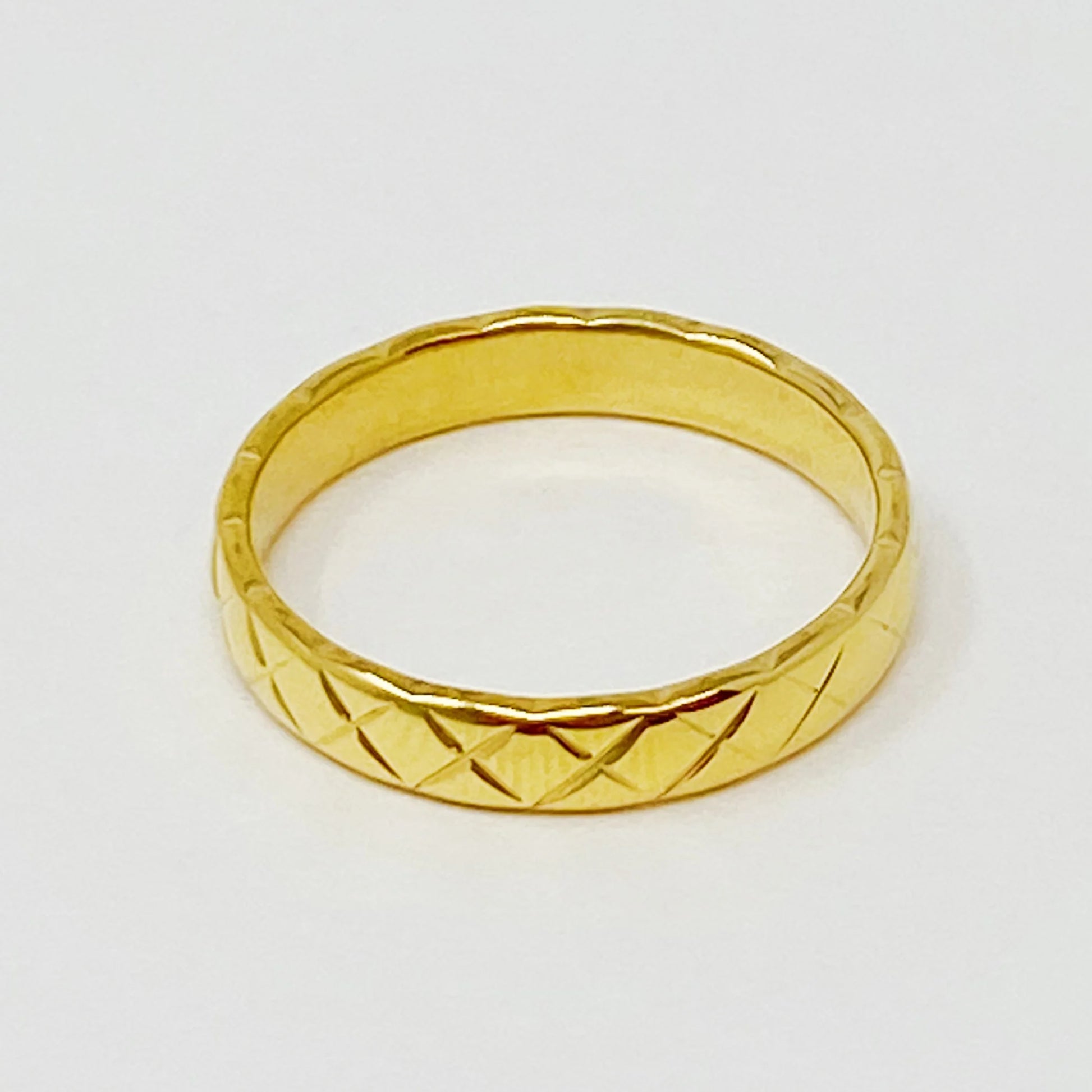 Classy Quilted Texture Ring – 18K Gold-Plated Stainless Steel