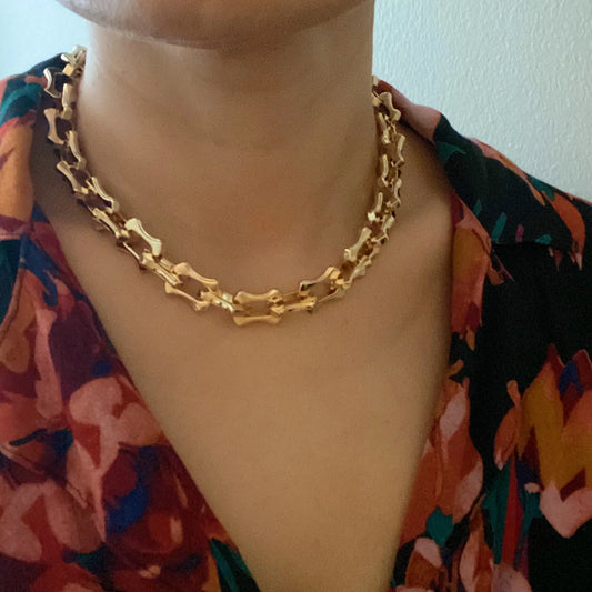 Exquisite Bold Chain Necklace – Luxurious Gold-Tone Statement Jewelry